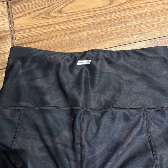 Black camo print leggings - Picture 3 of 3